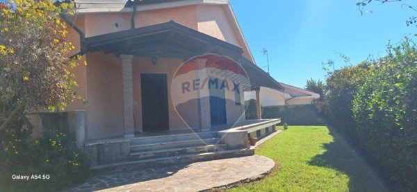 casa indipendente in affitto a Roma in zona Infernetto