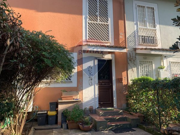casa indipendente in affitto a Roma in zona Casal Palocco