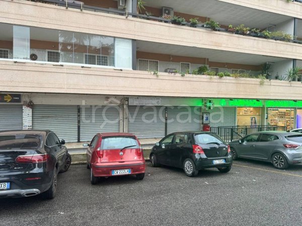negozio in affitto a Roma in zona Ardeatino