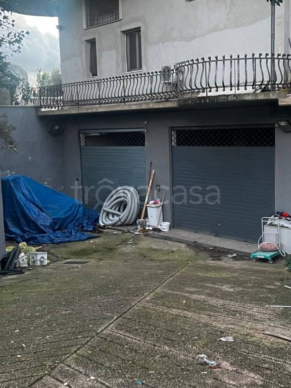 locale commerciale in affitto a Roma in zona Casal Morena