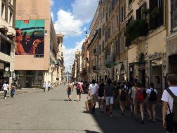 locale commerciale in affitto a Roma in zona Campo Marzio