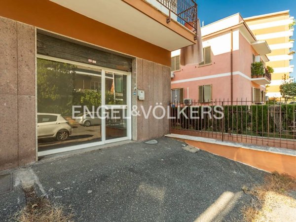 negozio in affitto a Roma in zona Giuliano Dalmata