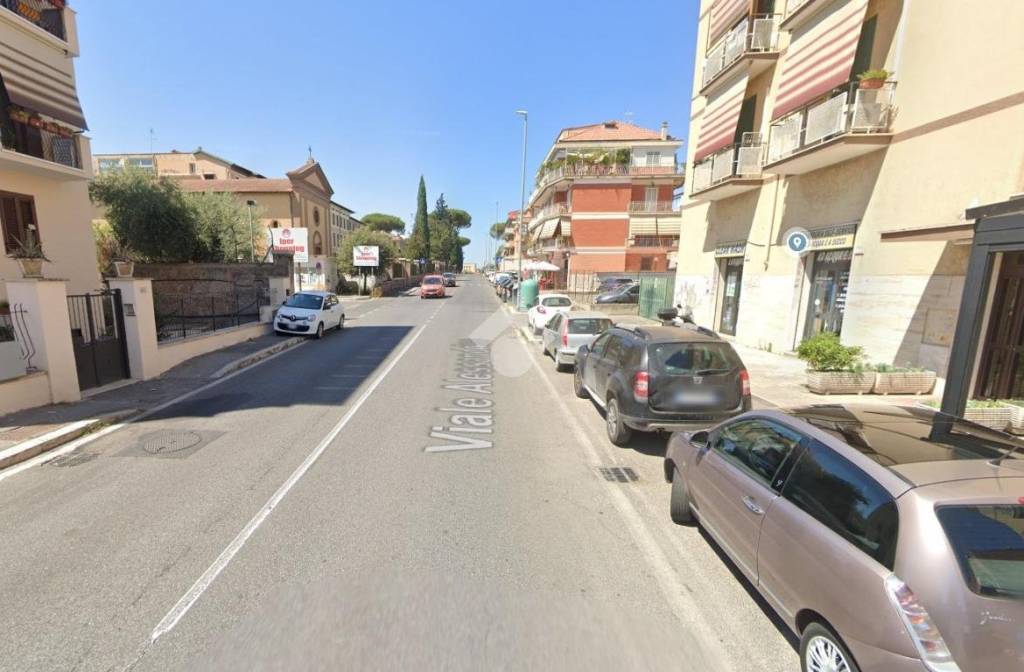negozio in affitto a Roma in zona Alessandrino