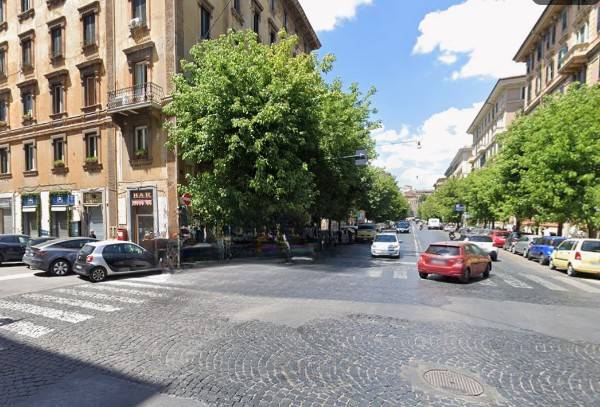 negozio in affitto a Roma in zona Rione Prati