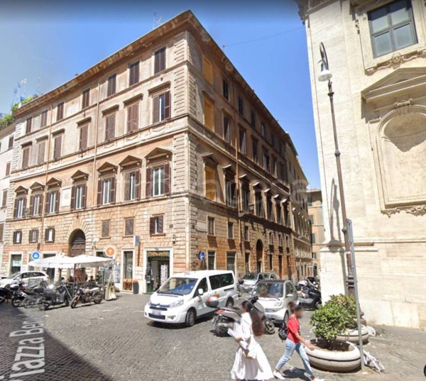 negozio in affitto a Roma in zona Parione/Sant'Eustachio