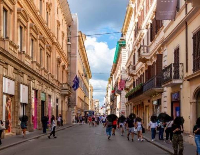 negozio in affitto a Roma in zona Trevi-Colonna