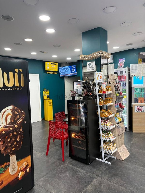 negozio in affitto a Roma in zona Finocchio