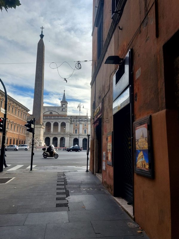 locale di sgombero in affitto a Roma in zona Esquilino