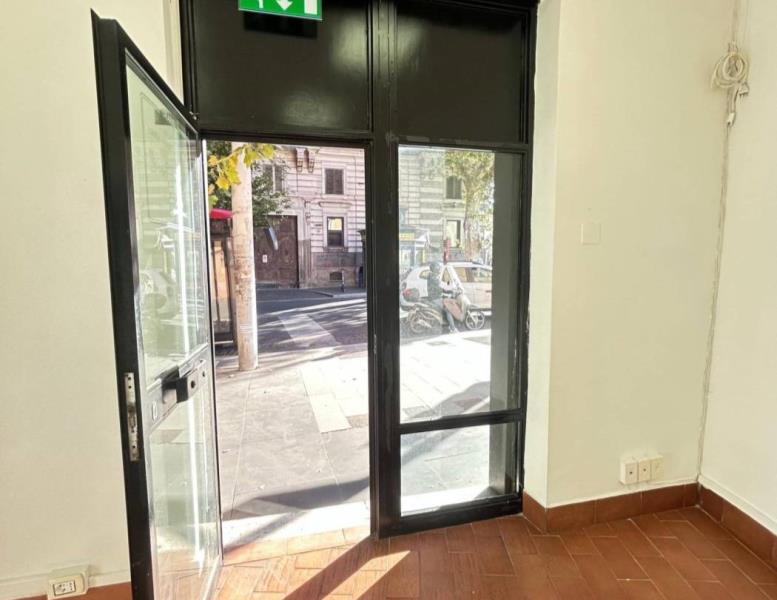 locale di sgombero in affitto a Roma in zona Esquilino