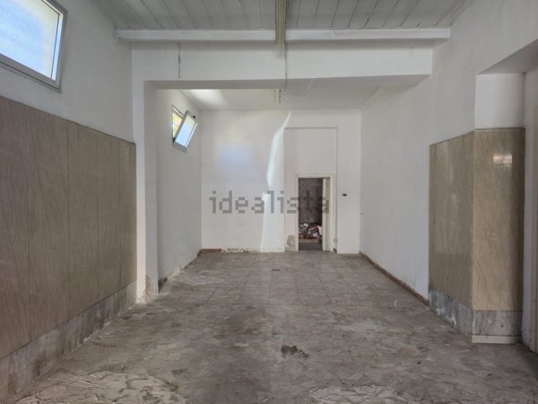 locale commerciale in affitto a Roma in zona Torre Maura