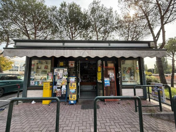 negozio in affitto a Roma in zona Corviale