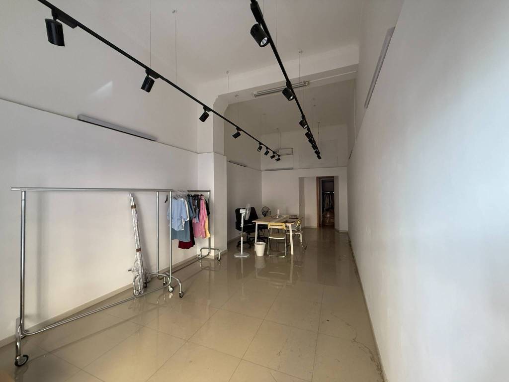 negozio in affitto a Roma in zona Esquilino
