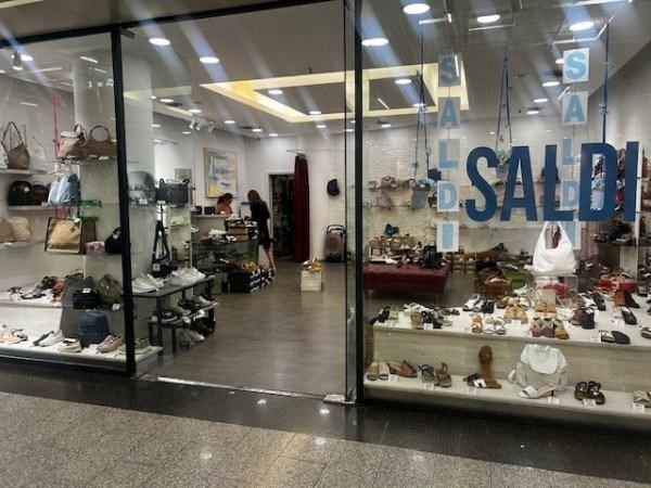 negozio in affitto a Roma in zona Ardeatino