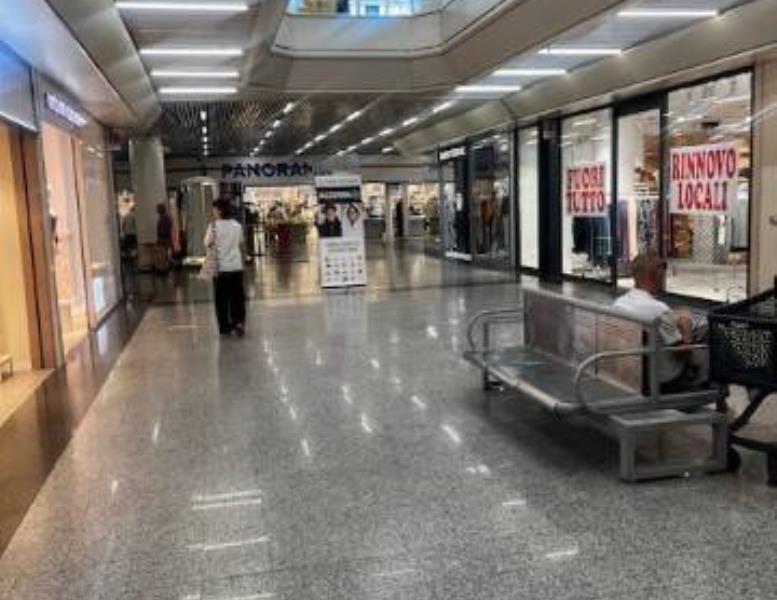 negozio in affitto a Roma in zona Ardeatino
