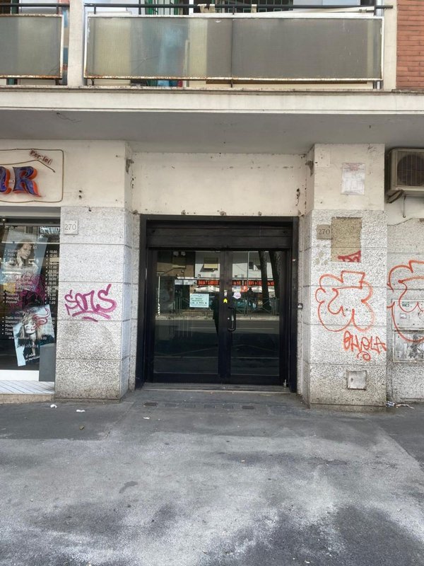 locale commerciale in affitto a Roma
