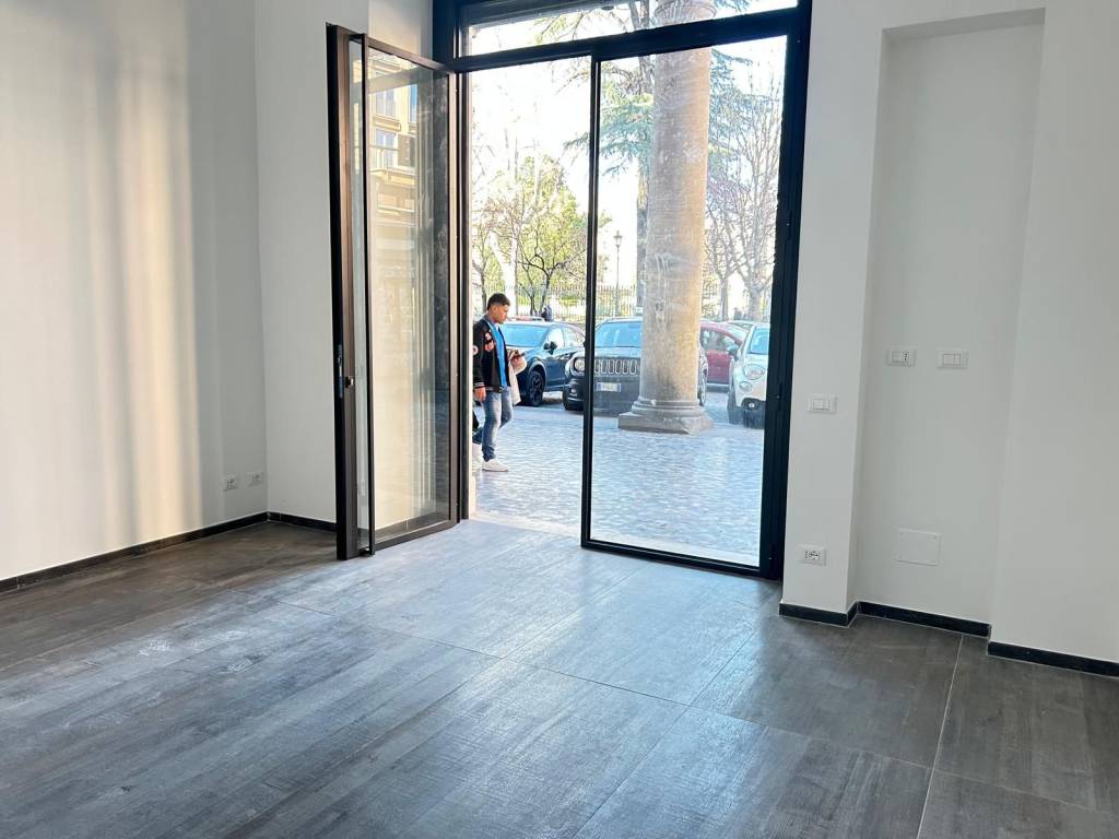 negozio in affitto a Roma in zona Esquilino