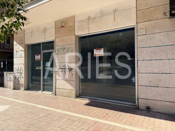 negozio in affitto a Roma in zona Ostia