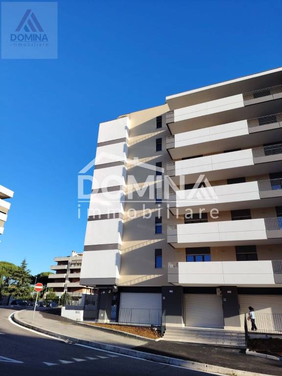 negozio in affitto a Roma in zona Ponte di Nona