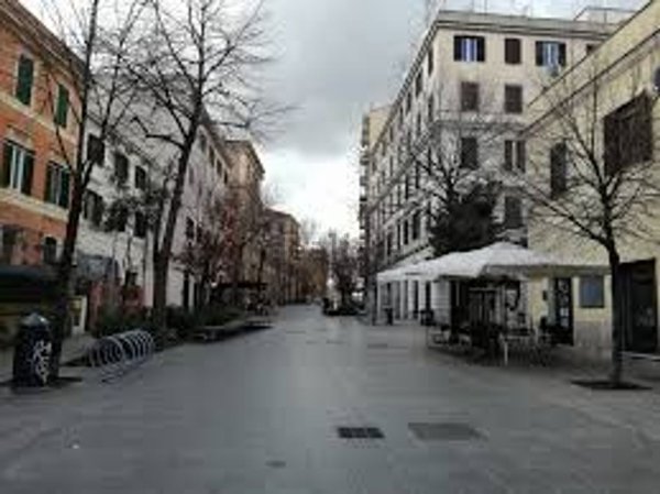 locale commerciale in affitto a Roma