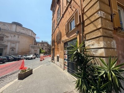 negozio in affitto a Roma in zona Centro Storico
