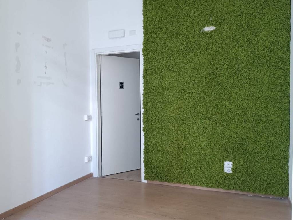 negozio in affitto a Roma in zona Appio Claudio