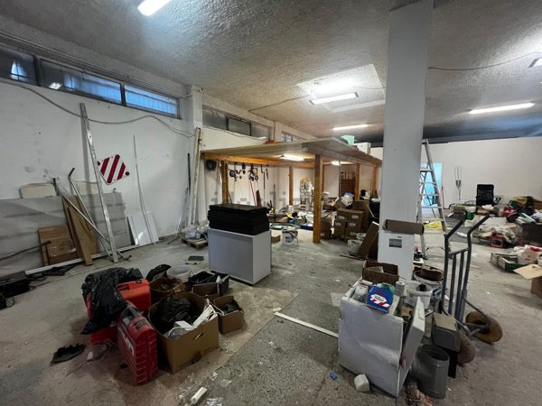 locale commerciale in affitto a Roma in zona Casal Morena