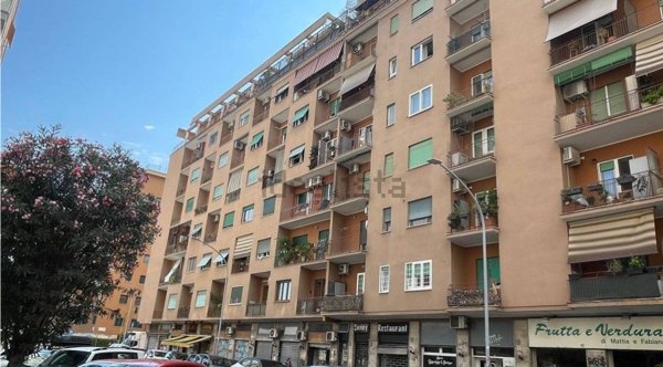 negozio in affitto a Roma in zona Monte Sacro/Talenti