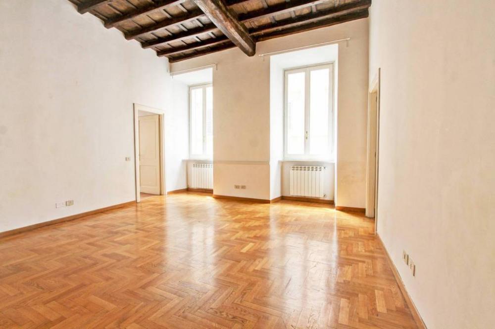 appartamento in affitto a Roma in zona Trevi-Colonna