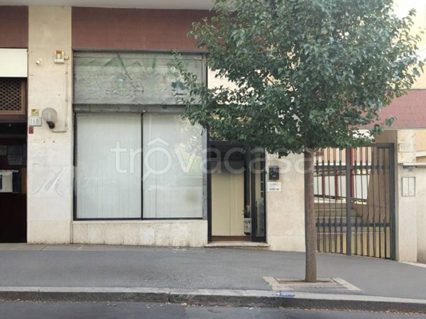 negozio in affitto a Roma in zona Ardeatino