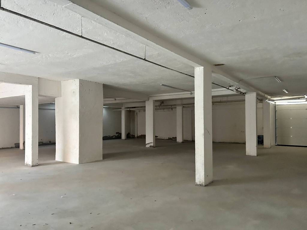 locale commerciale in affitto a Roma in zona Romanina