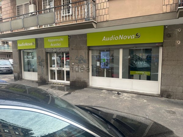 locale commerciale in affitto a Roma in zona Tuscolano