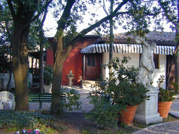 intera palazzina in affitto a Roma in zona Giuliano Dalmata