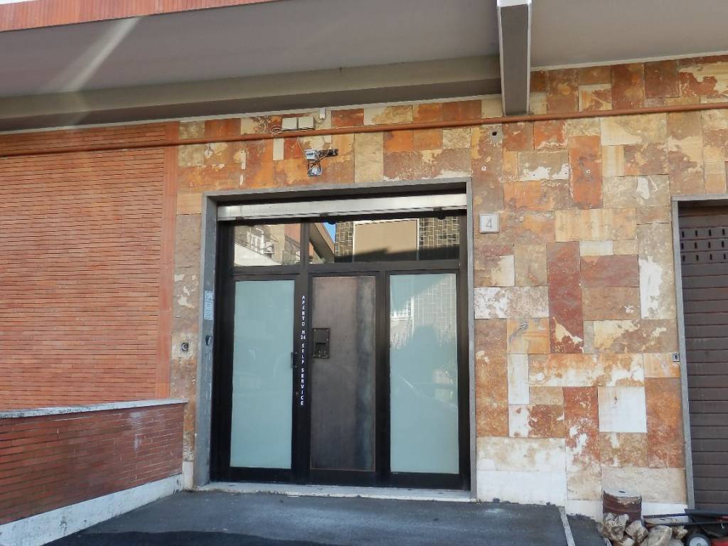 negozio in affitto a Roma in zona La Giustiniana