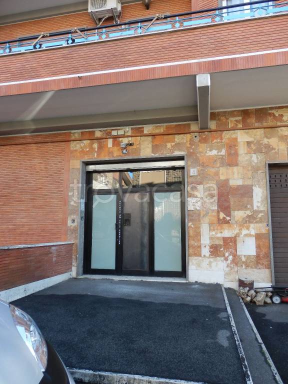 negozio in affitto a Roma in zona La Giustiniana