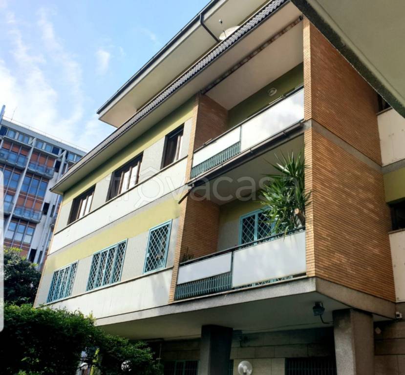 ufficio in affitto a Roma in zona EUR