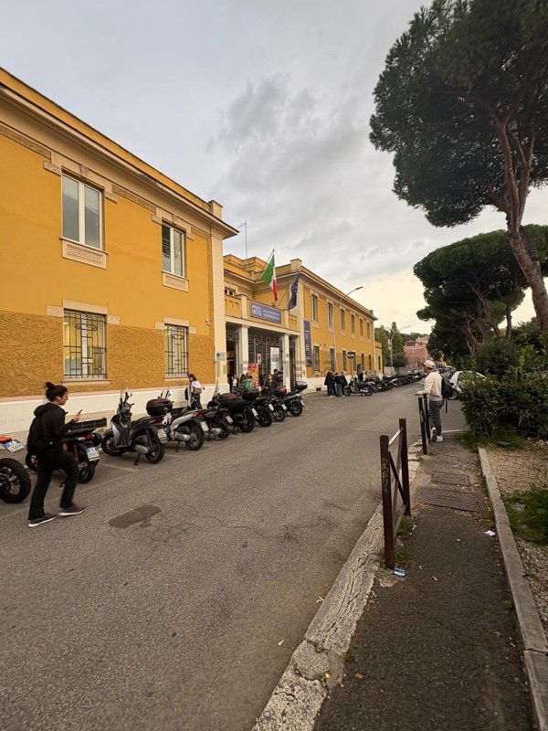 negozio in affitto a Roma in zona Ostiense
