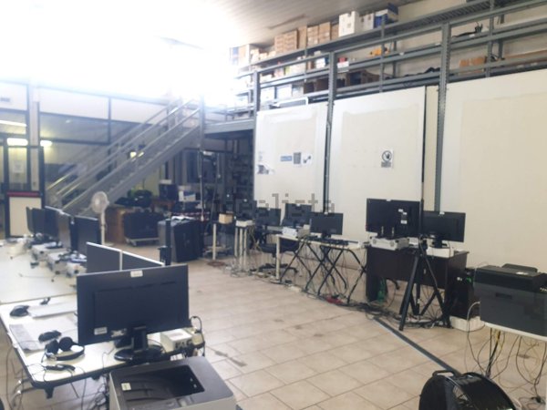 locale di sgombero in affitto a Roma in zona Appio Claudio