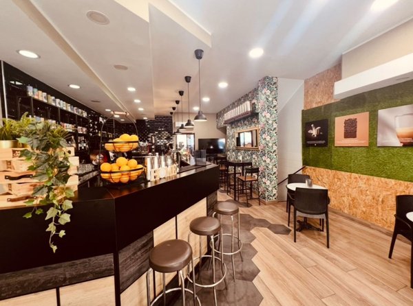 negozio in affitto a Roma in zona Appio Claudio