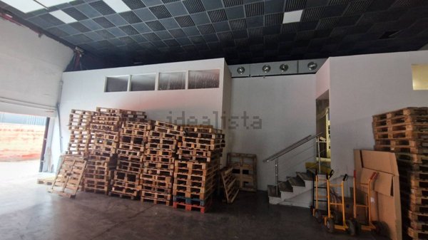 capannone in affitto a Roma in zona Torre Maura