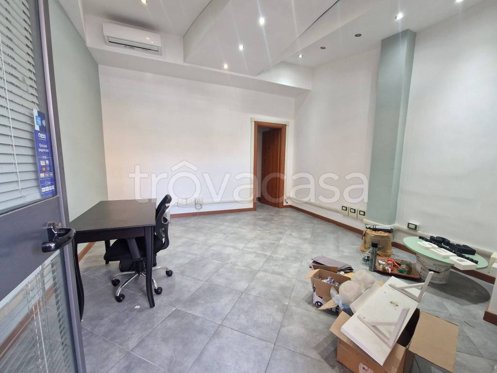 negozio in affitto a Roma in zona Torrevecchia