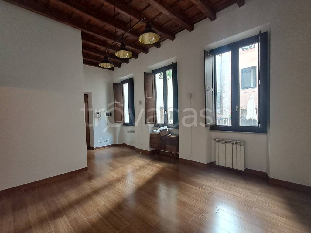 appartamento in affitto a Roma in zona Parione/Sant'Eustachio