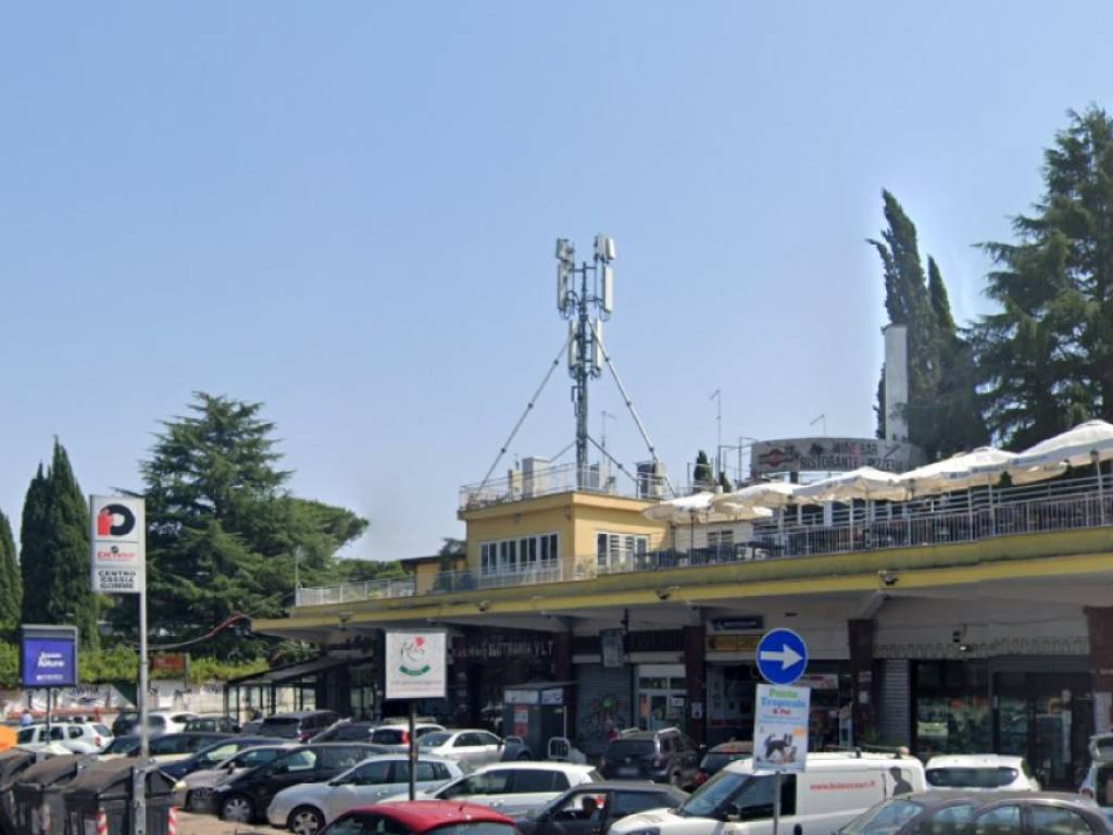 negozio in affitto a Roma in zona Tor di Quinto
