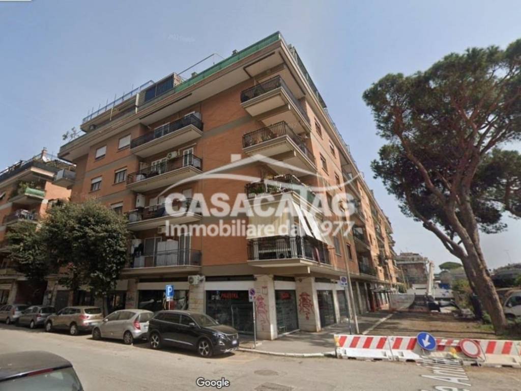 negozio in affitto a Roma in zona Ostia