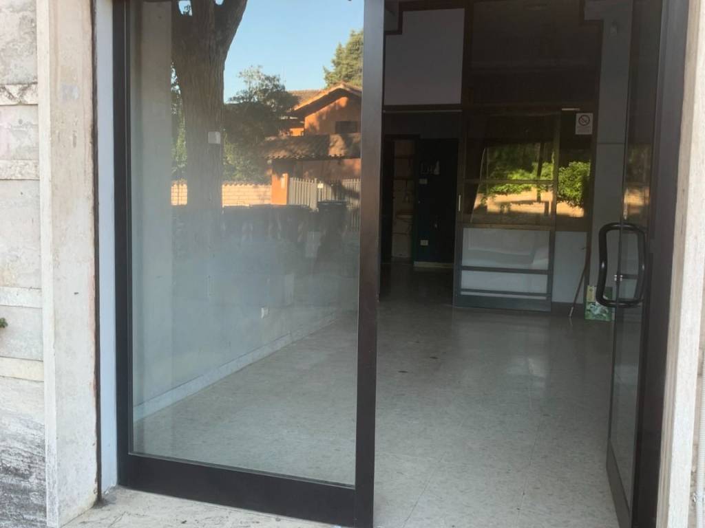 negozio in affitto a Roma in zona Dragona/Bagnoletto