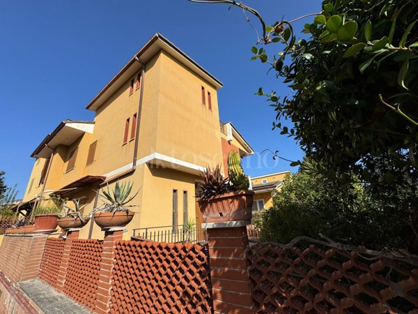 casa indipendente in affitto a Roma