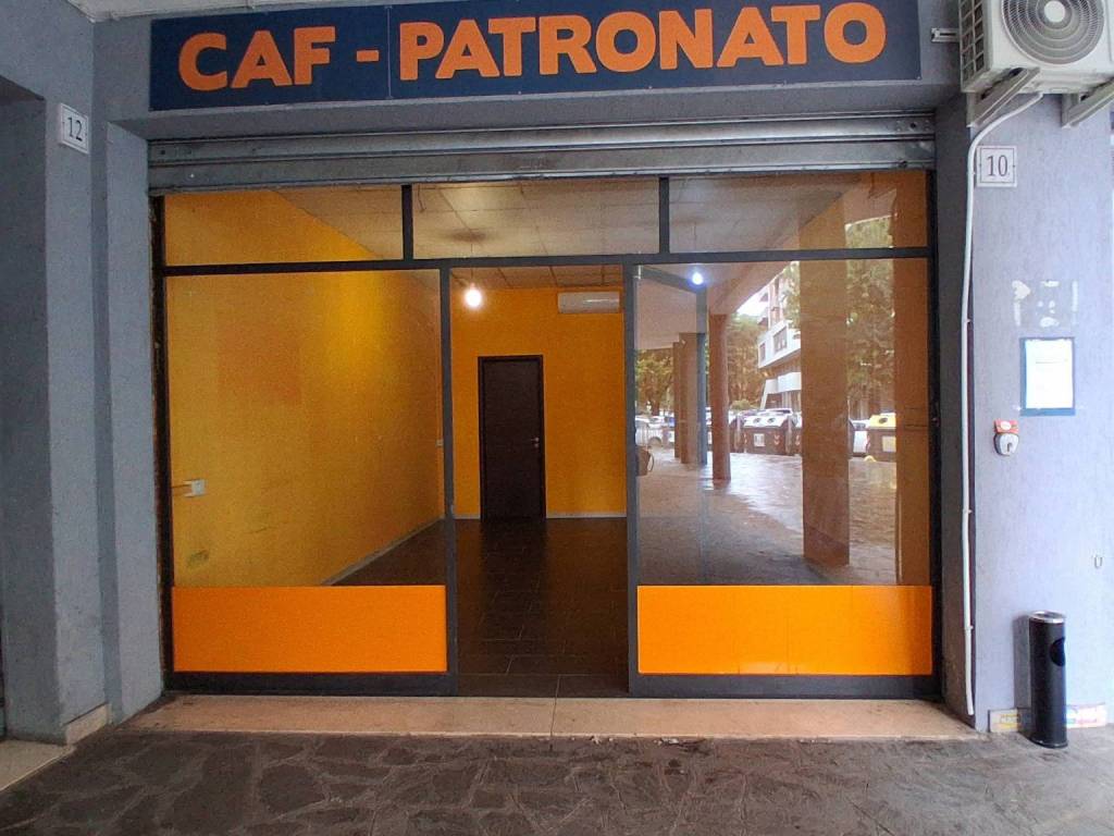 negozio in affitto a Roma in zona Ponte Mammolo