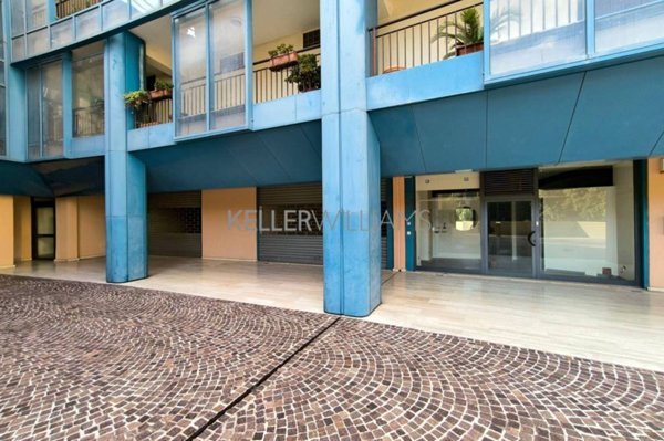 negozio in affitto a Roma in zona Ardeatino