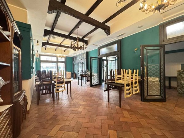 negozio in affitto a Roma in zona Tuscolano