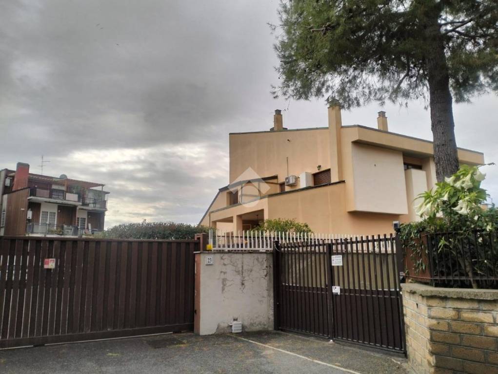 appartamento in affitto a Roma in zona Torre Gaia