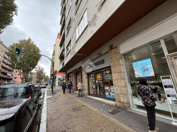 negozio in affitto a Roma